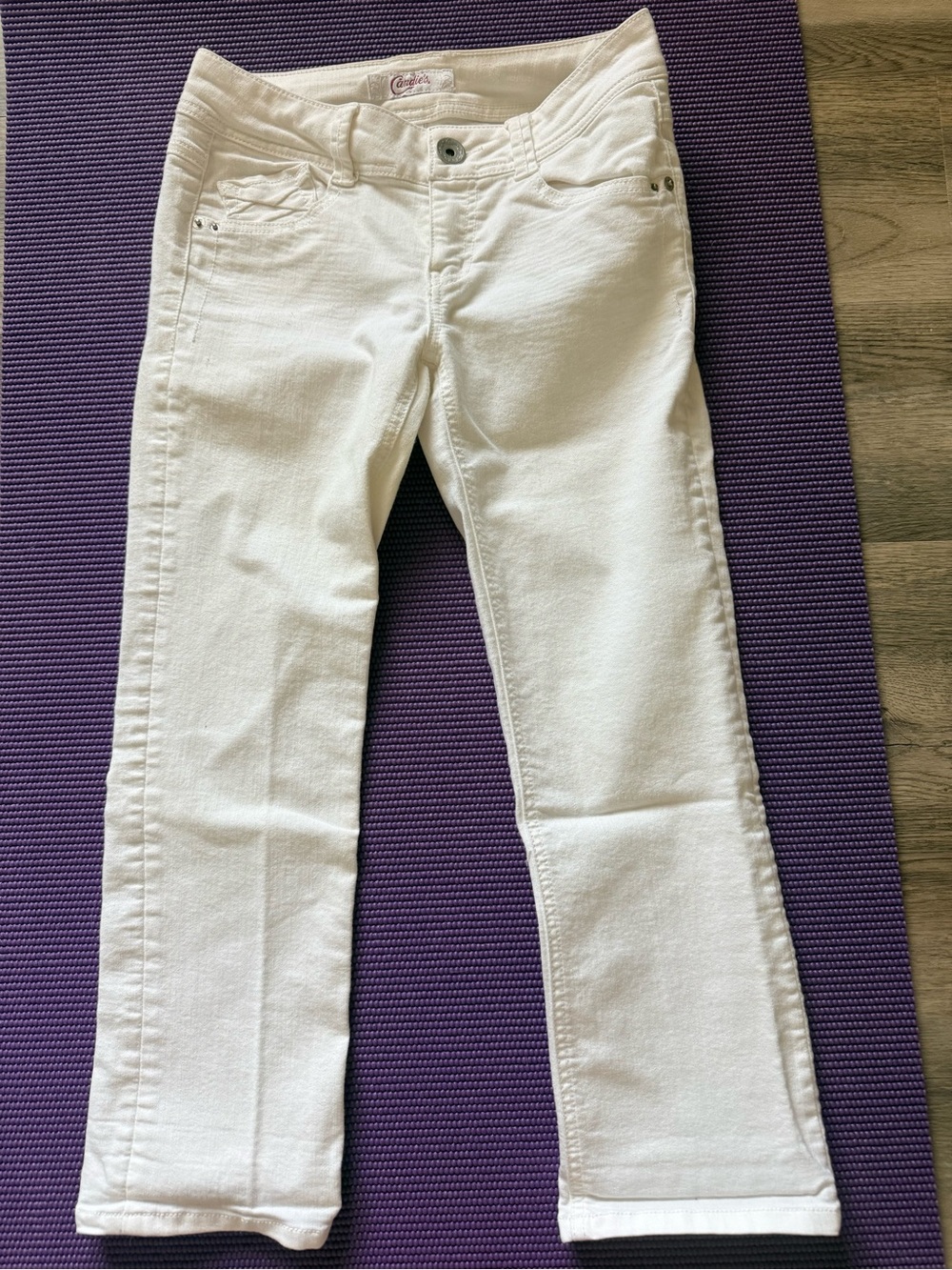 White Cropped Stretch Jeans -